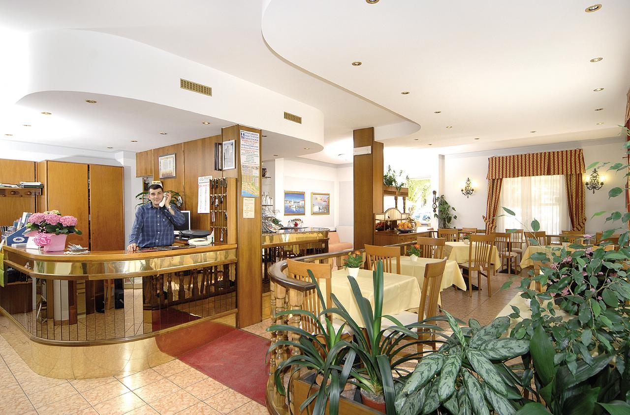 Albergo Savoia Ospedaletti Ngoại thất bức ảnh